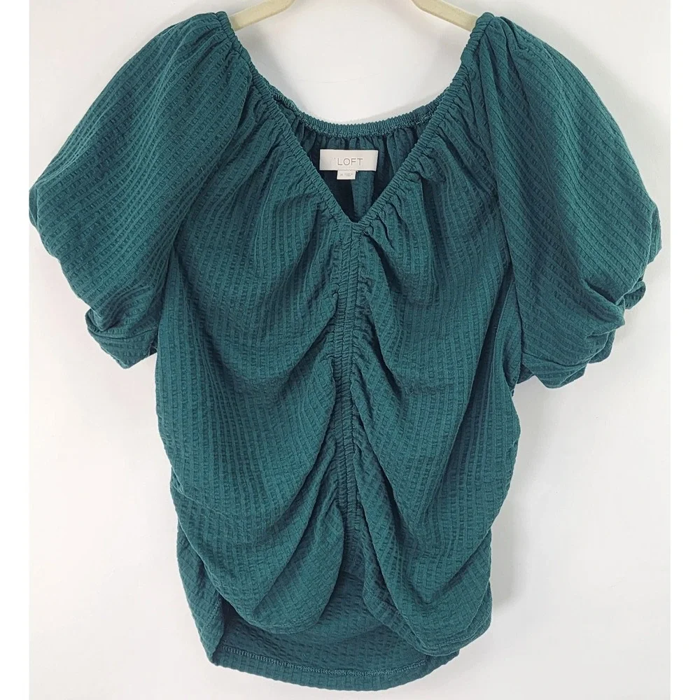 LOFT Ruched V Neck Top Women's M Green Puff Sleeve Ribbed Casual Minimalist